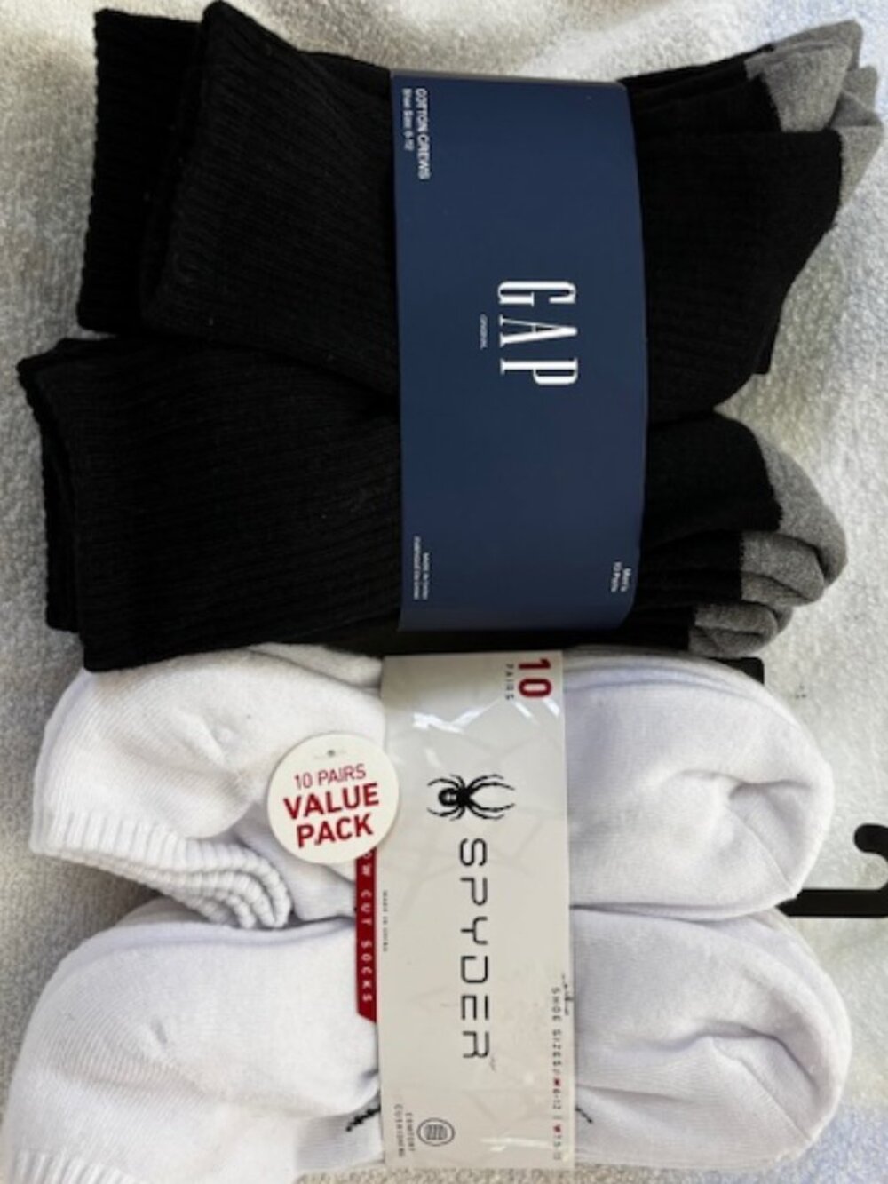 20 pair mens socks 10 black GAP crew and 10 white Spyder low cut NWT Size 6 - 12